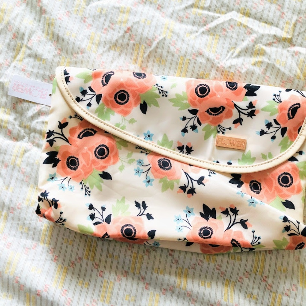 NWT FLOWER Beauty Makeup Bag